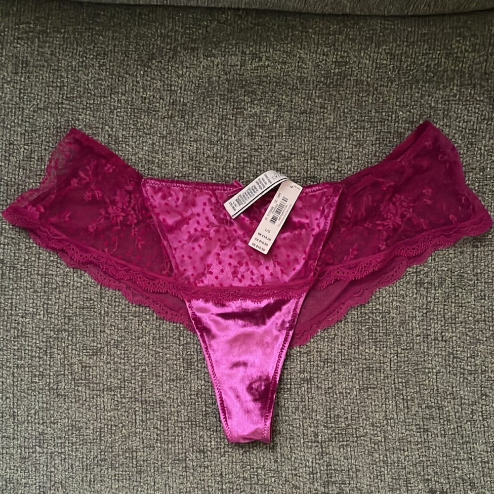 NWT Victoria’s Secret thong underwear panty Size Large